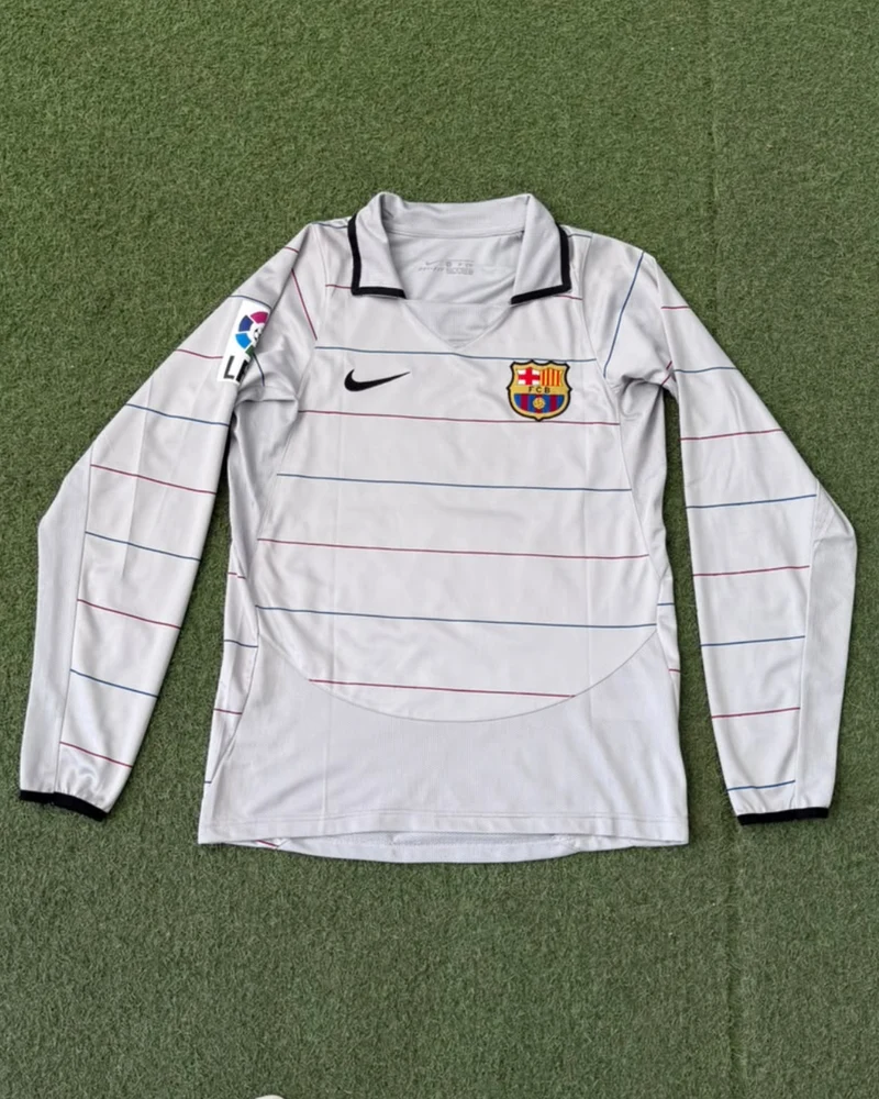 Barcelona #10 Ronaldinho Retro 2003-2004 - Visita ML Gris