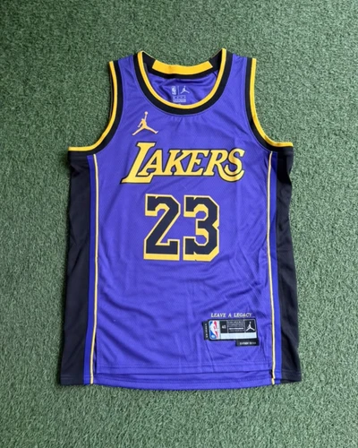 NBA Lakers Morado #23