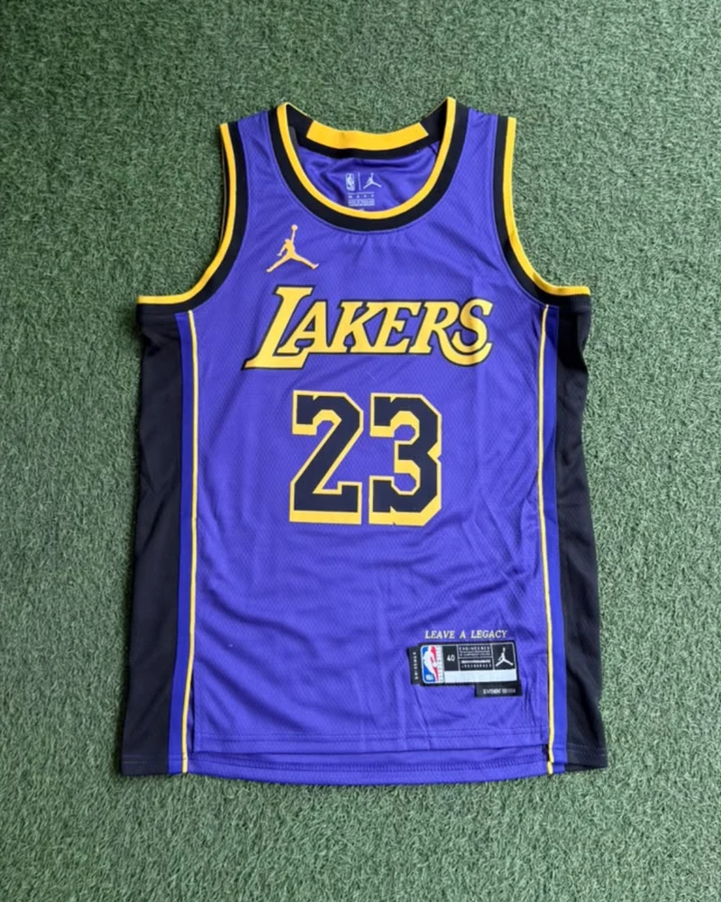 NBA Lakers Morado #23